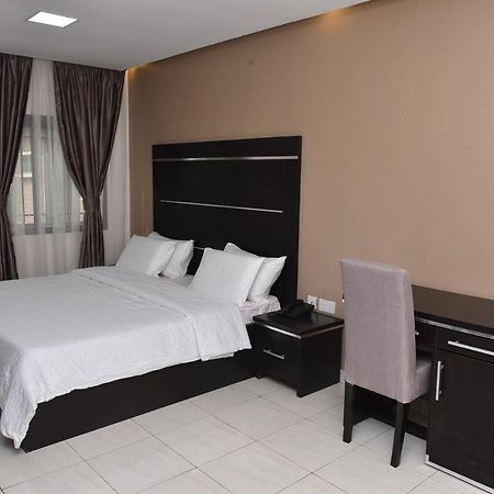 Urban Metro Inn Lagos Kültér fotó