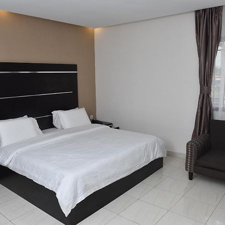 Urban Metro Inn Lagos Kültér fotó