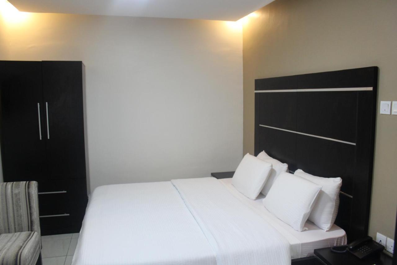 Urban Metro Inn Lagos Kültér fotó