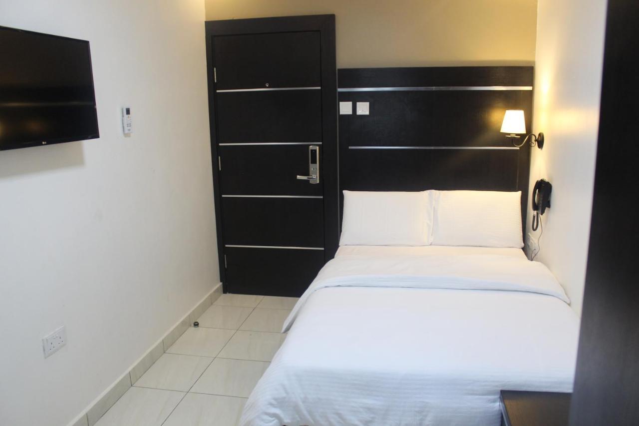 Urban Metro Inn Lagos Kültér fotó
