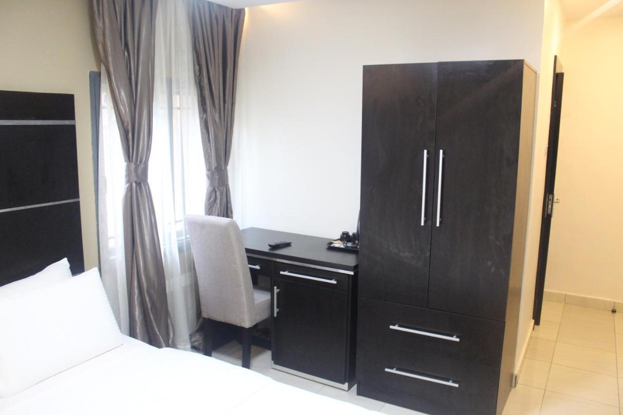 Urban Metro Inn Lagos Kültér fotó